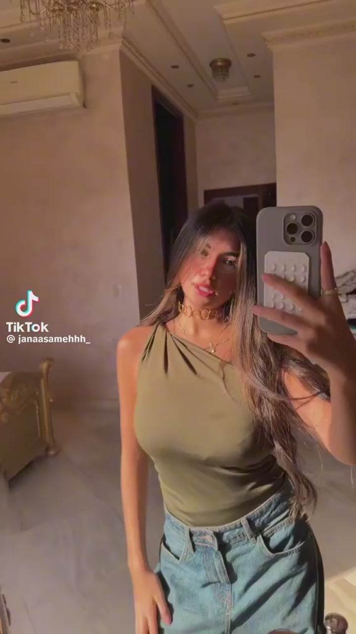 v1c044g50000d38r38nog65kdit5u8rg.mp4